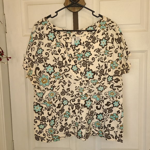 (406) Nick and Sarah Woman's Blouse, Size: 1X Color: White, Black, and Blue - Picture 4 of 16